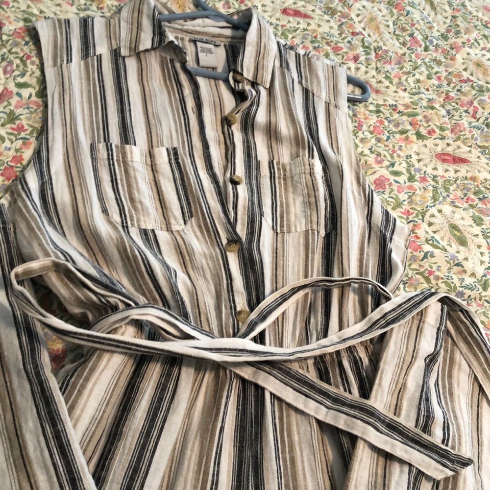 Jumpsuit, large, two chest pockets, Elastic waist.